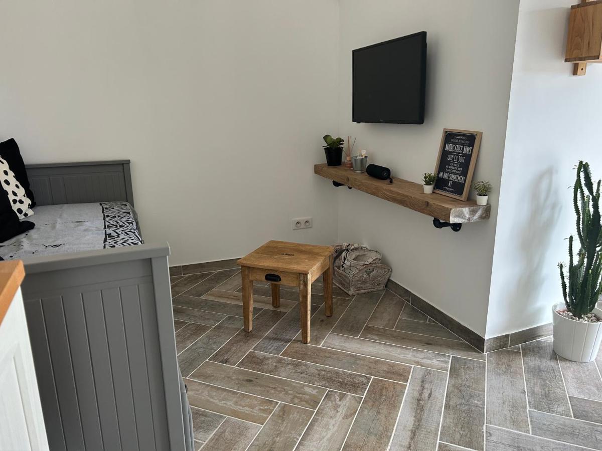 Charmant Studio Dans Villa - Jardin Privatif . La Seyne-sur-Mer Exterior foto